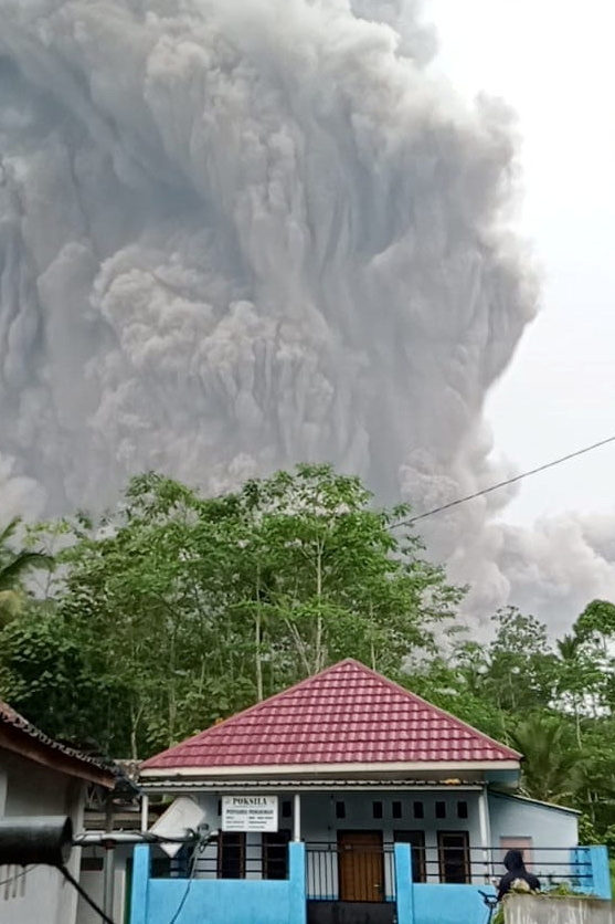인니 자바섬 세메루 화산 분화…최소 1명 사망ㆍ40여명 부상