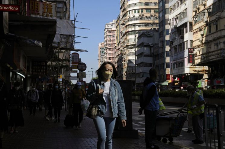 오미크론, 공기 전파되나…홍콩서 접촉없던 격리자간 감염