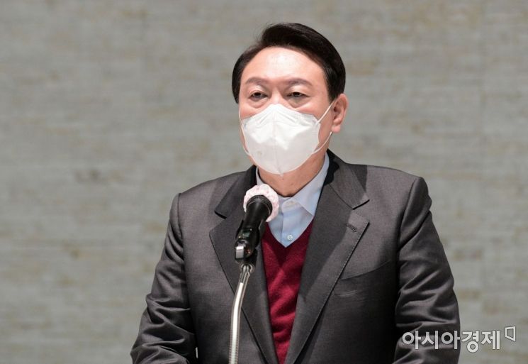 윤석열 국민의힘 대선 후보가 지난 8일 서울 영등포구 공군호텔에서 열린 충북·충남도민회 주최 '국가균형발전 완성 결의대회'에 참석, 발언을 하고 있다./윤동주 기자 doso7@