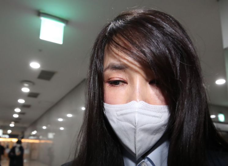 '허위경력·쥴리' 의혹에 인터뷰 진행한 김건희…기자에게 한 말