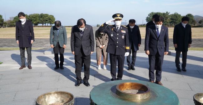 고기철 제주경찰청장, 4·3평화공원 방문 희생자 추모