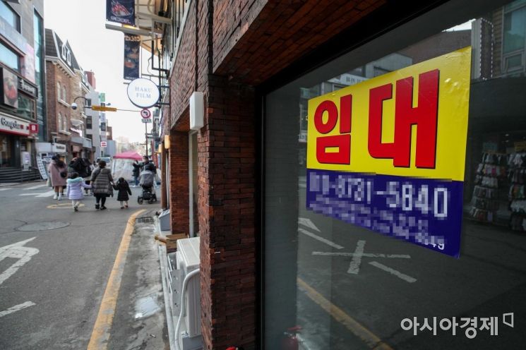 이사비 줘야 방뺀다는 세입자, 어떡하죠…"100만원 정도면 주는게 낫다"