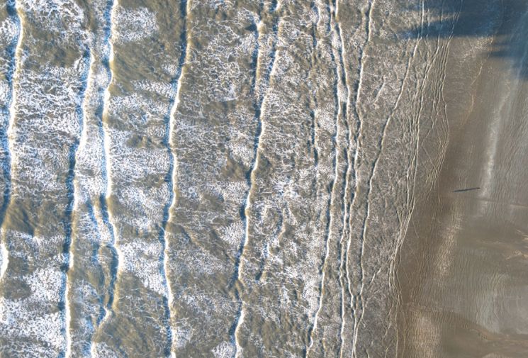 [조용준의 여행만리]힘들게 견딘 한 해, 긴 긴 그림자 남기며 보낸다~