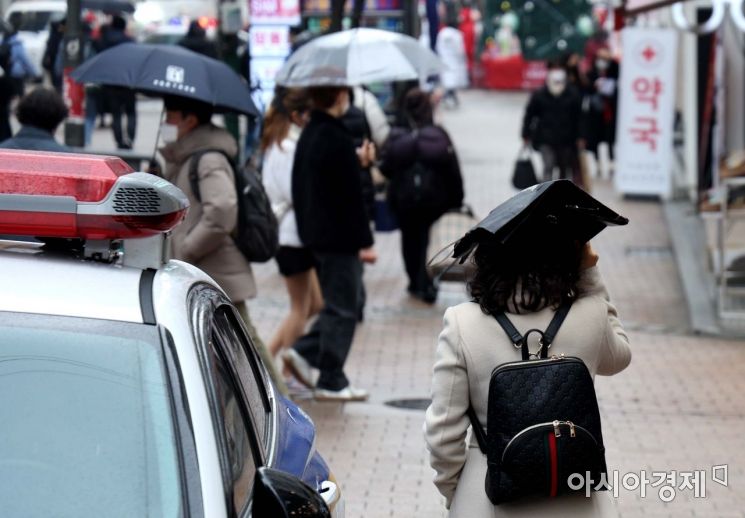 크리스마스이브에 운전하다 '탕'…사람 겨눈 '비비탄 테러' 최후는