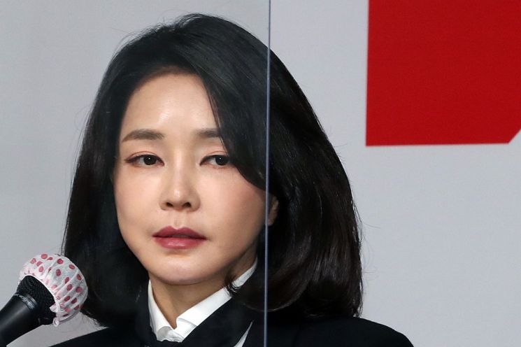 "속이 다 시원하다"…녹취록 공개 후 김건희 팬카페 회원 '급증'