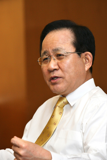 세계적 부품·소재 기업 일군 일진그룹, 대기업 반열 올랐다