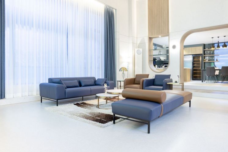 에몬스가구, 드라마 '공작도시' 미술팀과 콜라보 '올 스튜디오' 소파 출시