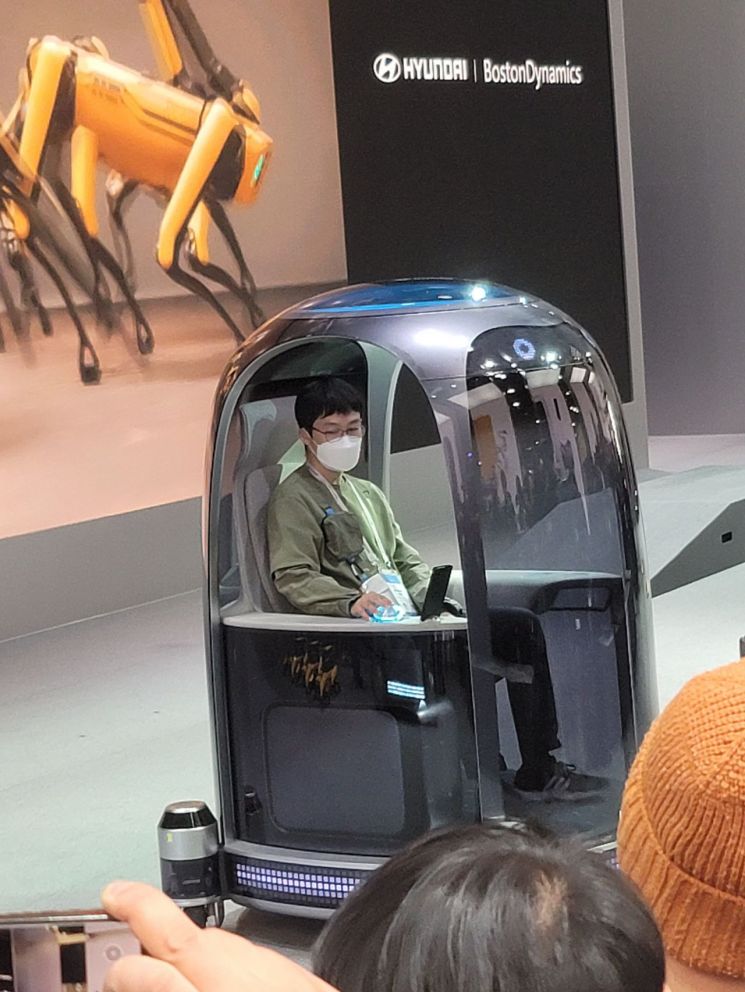 [CES2022]'차 없는 현대차 CES 전시장'…미래 모빌리티로 가득 채워