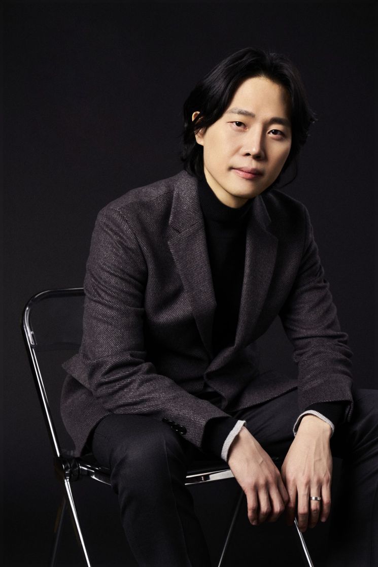 [인터뷰] '고요의 바다' 최항용 감독 "물=화폐, 고갈과 홍수 아이러니에서 출발"