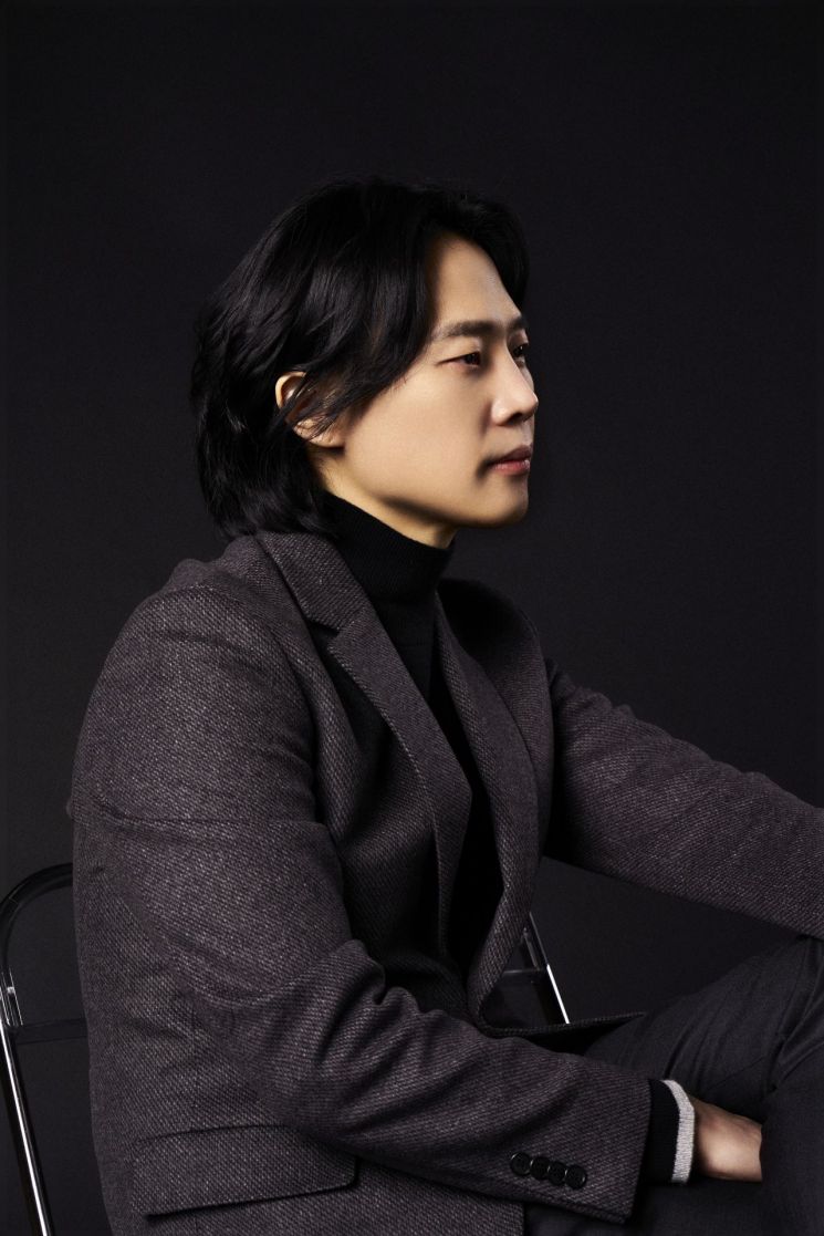[인터뷰] '고요의 바다' 최항용 감독 "물=화폐, 고갈과 홍수 아이러니에서 출발"