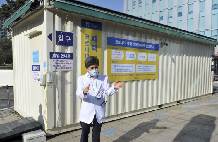 "재택치료 환자 야간콜은 주로 유아 보호자…외래 진료 많지 않아"