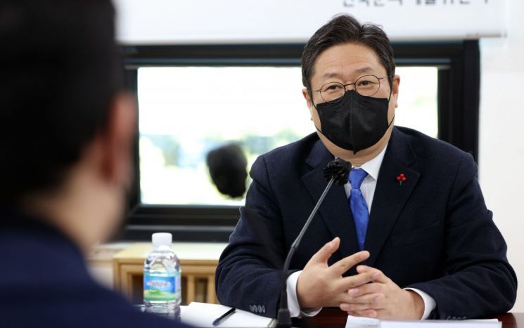 황희, 예술산업 효과적 지원 해법 찾는다