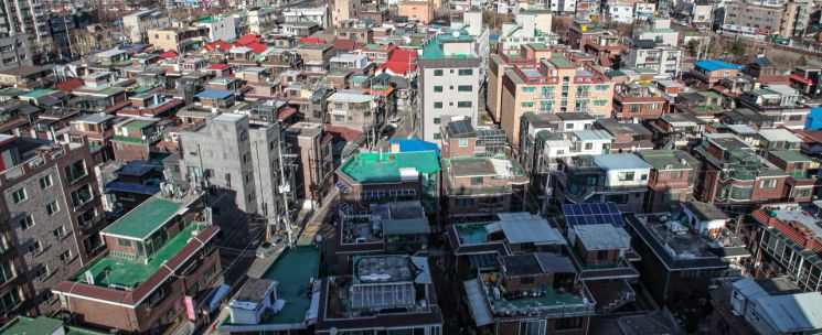 모아타운으로 개발될 강북구 번동 저층 주거지 일대 전경[사진=연합뉴스]