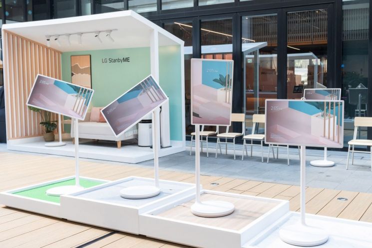 '완판 또 완판' LG 스탠바이미, 글로벌 MZ 공략 나선다