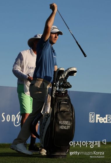 '2타 차 선두' 헨리 "5년 만에 우승이 보여"…김시우 공동 39위