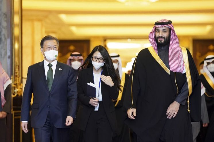 文대통령, 사우디 왕세자와 오찬…국부펀드 총재와도 접견