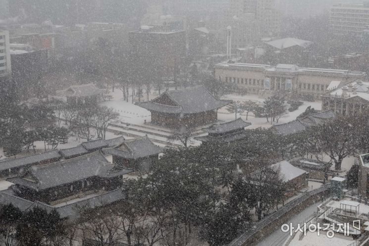 [포토]눈 내리는 서울 풍경