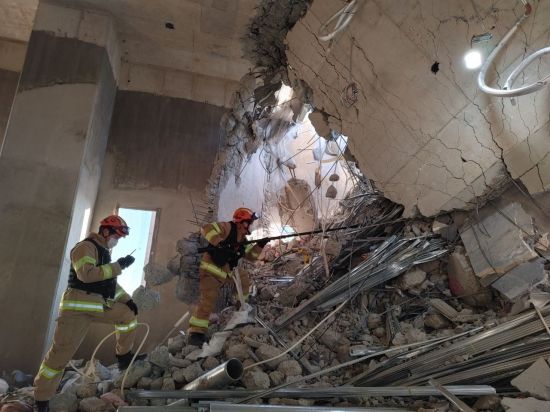 '광주 아파트 붕괴' 현장서 실종자 추정 신체 일부분 확인