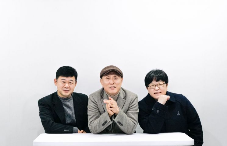 왼쪽부터 김도형 신임 부회장, 박정의 회장, 김민경 부회장.