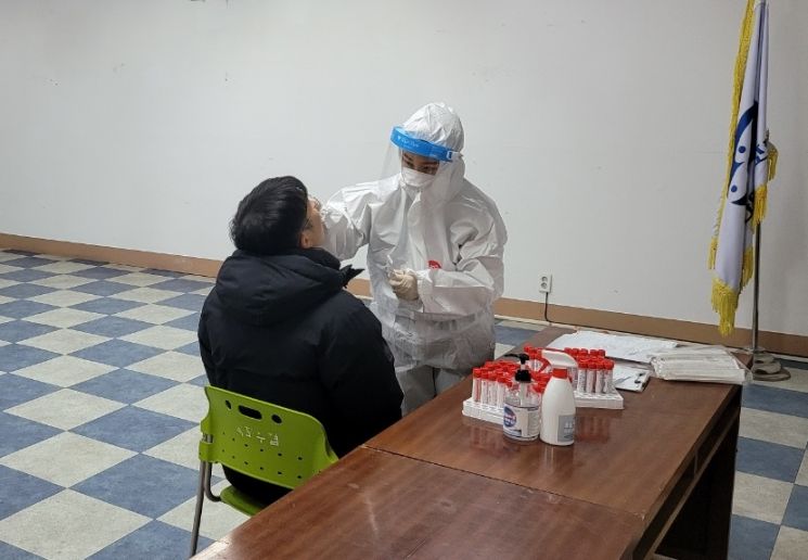 목포시, 취약시설 종사자 대상 코로나19 자가진단키트 배부