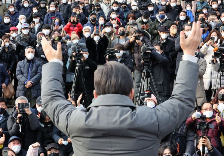 이재명 "검찰 공화국의 공포…지면 없는죄 만들어서 감옥 갈 것 같다"