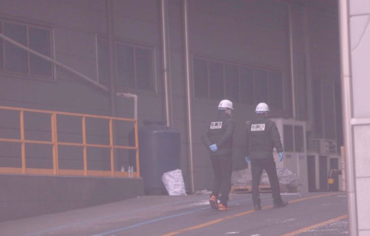 4명 사상 청주 에코프로비엠 공장 화재현장 감식…유증기 폭발 무게