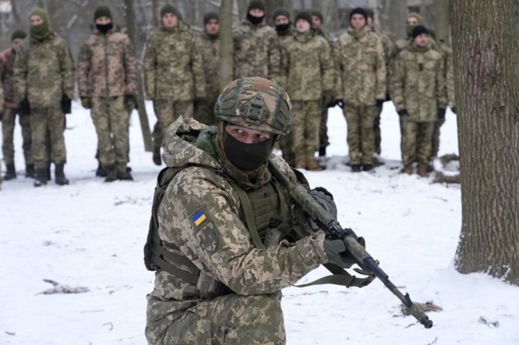 외교부, 러시아 침공 가능성 '우크라이나'에 직원 긴급 파견