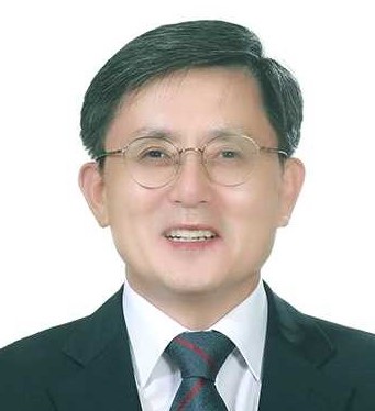 김희규 신라대 사범대학장.