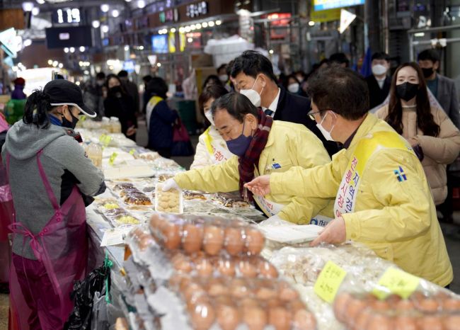 영광군, 설 명절 맞아 ‘전통시장 장보기 행사’ 진행