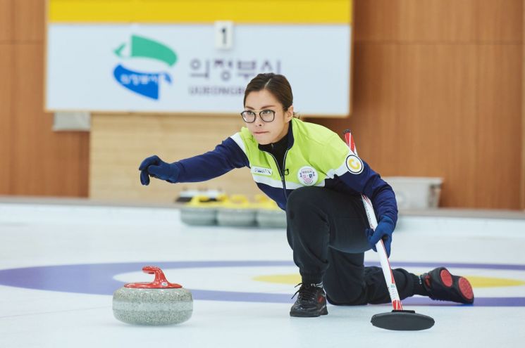 얼음과 돌의 노래 컬링 퀸즈.