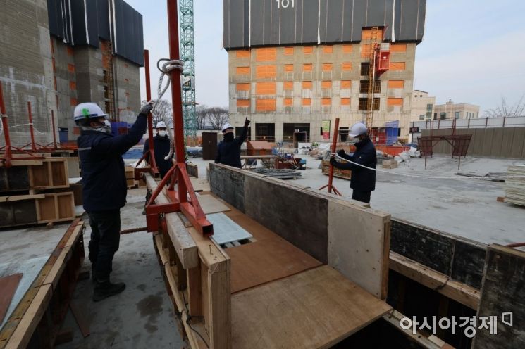 금리 인상 언제까지…내년 건설투자도 빨간불