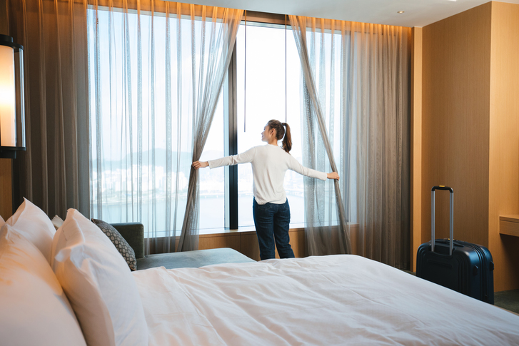 "올해도 설쇠러 호텔 갑니다"