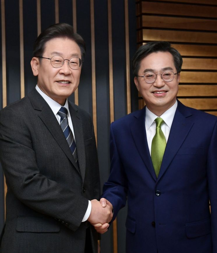 김동연, 대선 후보 사퇴…"이재명 당선 위해 운동화 끈 묶겠다"(상보)