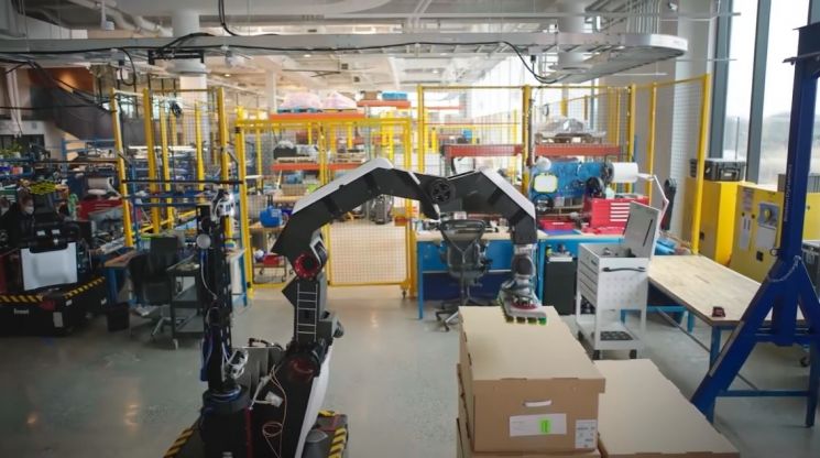 미국의 로봇 기업 보스턴 다이내믹스가 개발한 물류 창고 정리 로봇 스트레치. / 사진=보스턴 다이내믹스