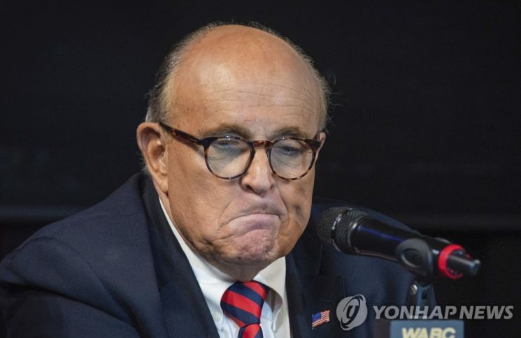 지난해 9월 한 라디오 방송에 출연 중인 루디 줄리아니 전 뉴욕시장. / 사진=연합뉴스