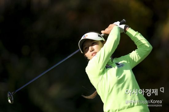 홍예은이 LPGA드라이브온챔피언십 둘째날 4번홀에서 티 샷을 하고 있다. 포트마이어스(미국)=Getty images/멀티비츠