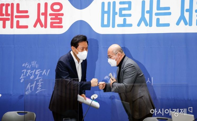 오세훈 서울시장이 7일 서울시청에서 신년기자회견에 참석하고 있다./강진형 기자aymsdream@