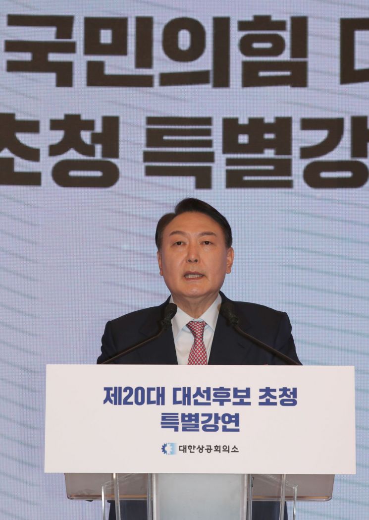 Yoon Seok-yeol Targets 'Idaenam' Again... "AI Enlistment Coordinator to Shorten Military Enlistment Waiting Time"