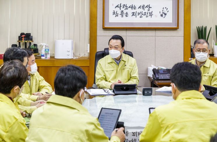 중랑구, 면목역 광장에 신속항원검사소 추가 설치...노현송 강서구청장, 오미크론 확산 차단 총력 대응 주문”