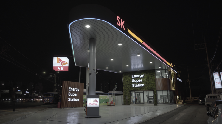First Gas Station Equipped with 'Electric Vehicle Charging Facilities' Opens in Geumcheon-gu, Seoul... Expansion to 100 Locations by Next Year