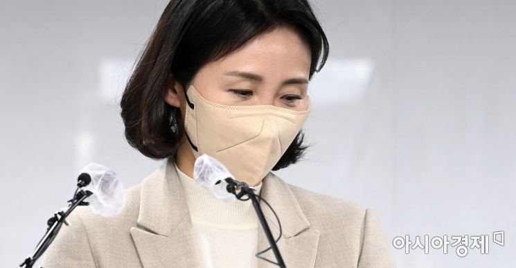 이재명 더불어민주당 대선 후보의 배우자 김혜경씨가 9일 서울 여의도 중앙당사에서 과잉의전 논란에 대해 사과 기자회견을 갖고 있다./윤동주 기자 doso7@