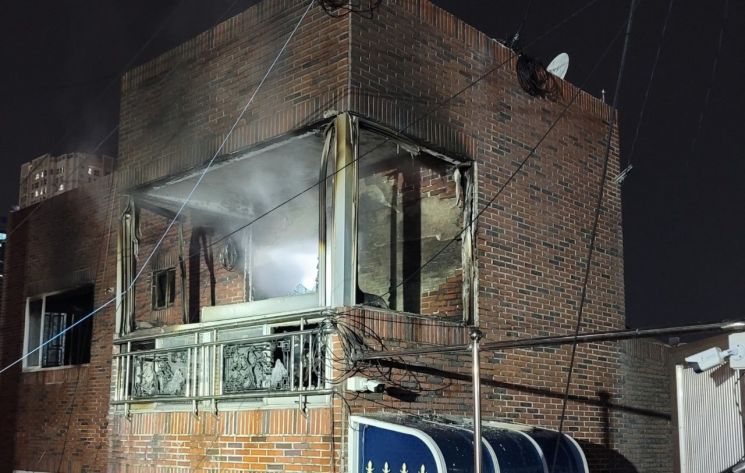 고양이를 부탁했는데 … 반려묘 추울까봐 전기난로 켜놓고 외출했다 화재