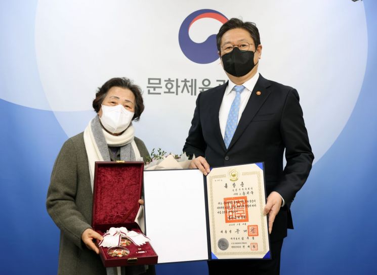 '녹두장군' 쓴 故송기숙 작가 '금관문화훈장'