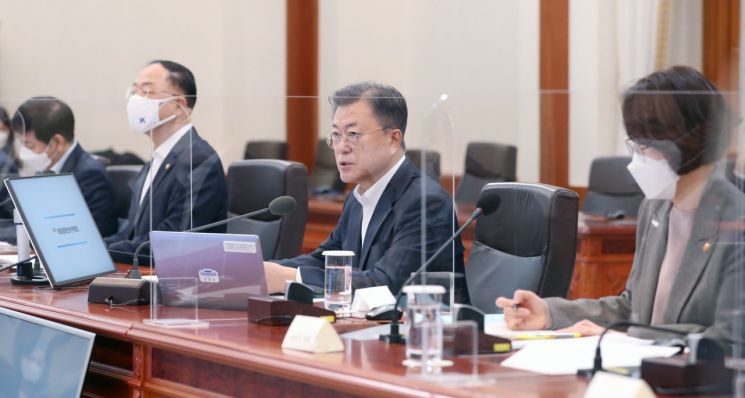 5년간 해외광산 6곳 매각한 文정부…임기말 돌연 “재검토” 엇박자