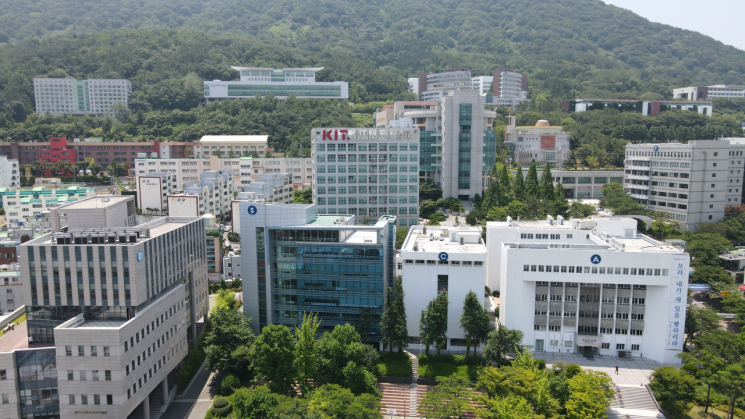 경남정보대학교 캠퍼스.