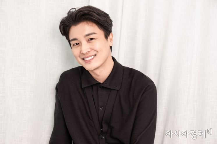 [인터뷰] 연우진 "베드신은 짐승처럼…계속 벗고 있었다"