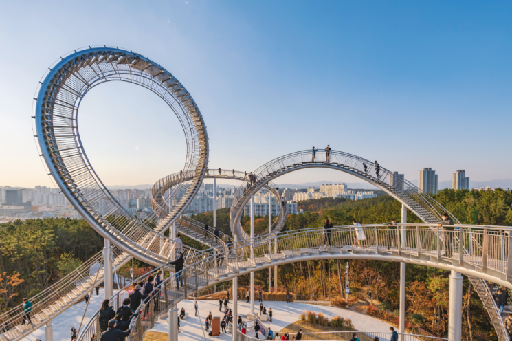 포스코 "'스페이스 워크' 방문객 21만명…포항 랜드마크"