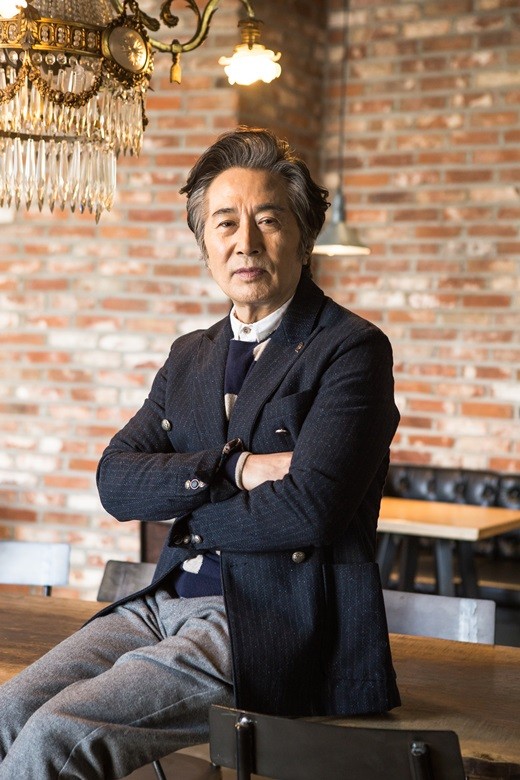 "66세 백윤식과 시험관 임신·결혼 준비" 전 연인 에세이 출간