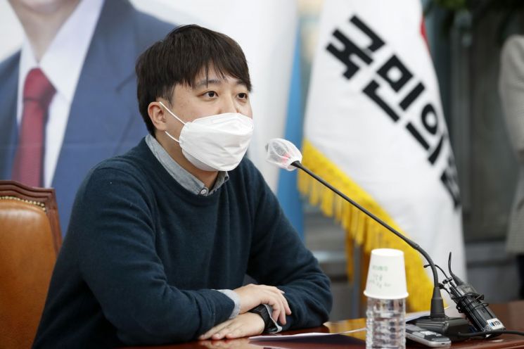 이준석, 안동 찾은 자리에서 "오만한 李 훈육해달라" 지지 호소