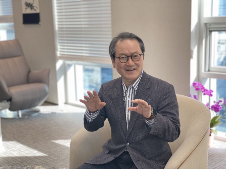 성대규 신한라이프 대표이사가 지난 24일 서울 을지로 사옥에서 아시아경제와 인터뷰를 하고 있다.(사진제공 : 신한라이프)